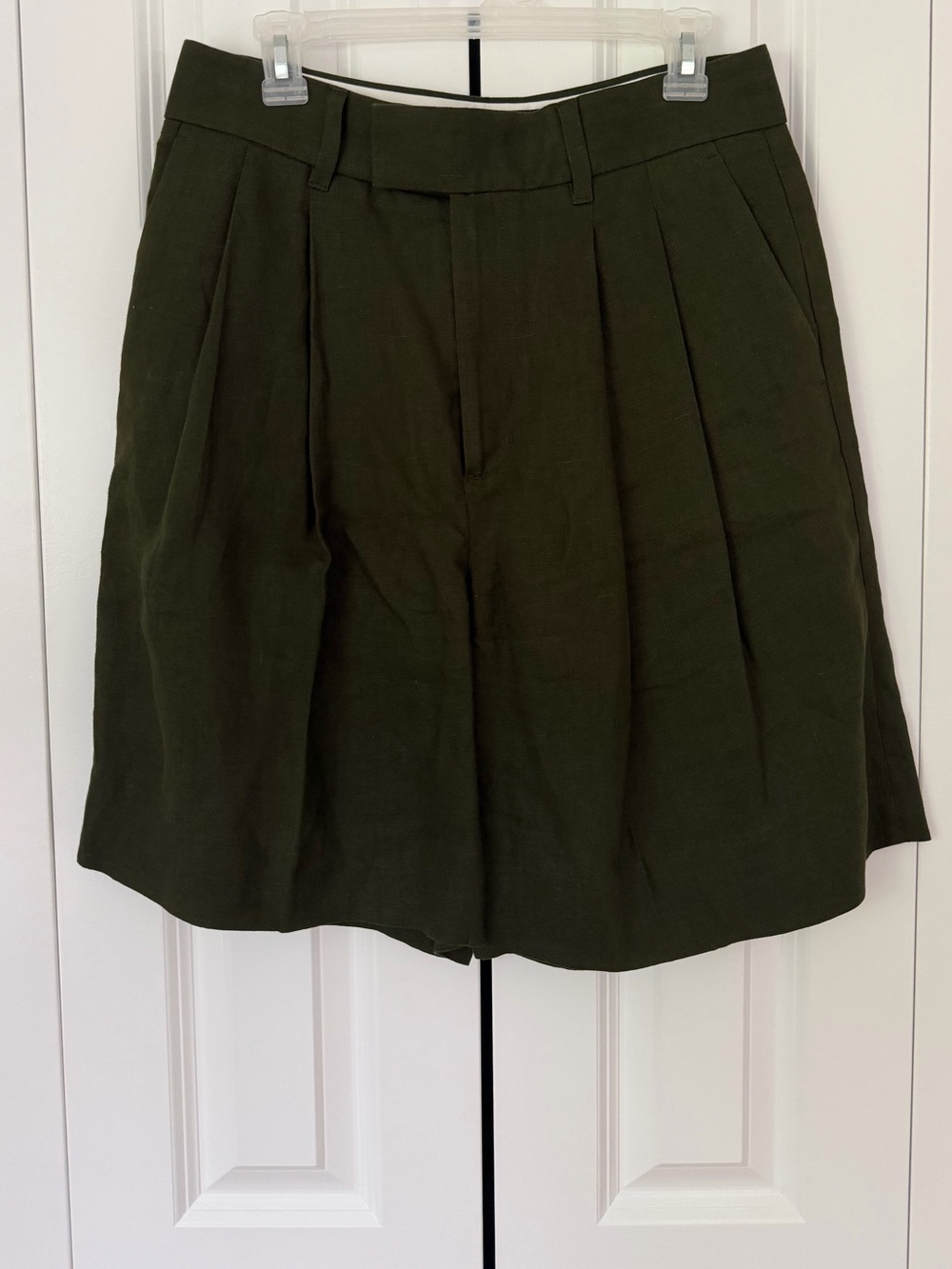Banana Republic Palma Linen Bermuda Short Green - Picture 2 of 3